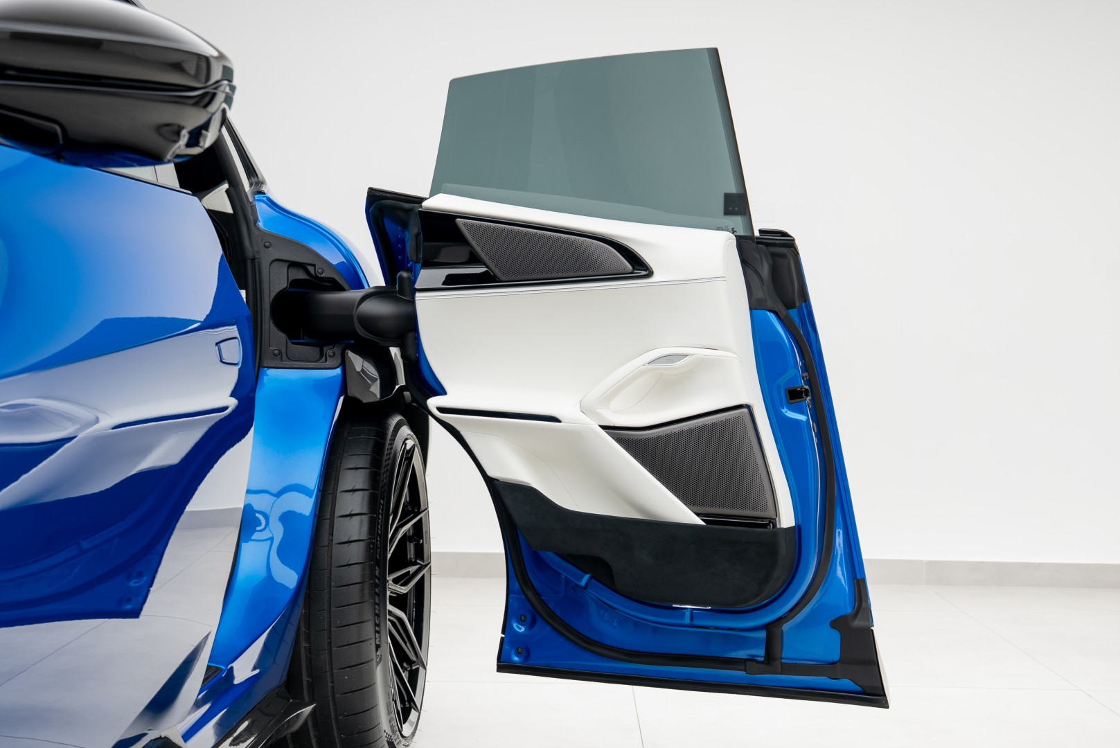 2025 FERRARI PUROSANGUE | MAIN DEALER SERVICE | CUSTOM SPECIFICATIONS